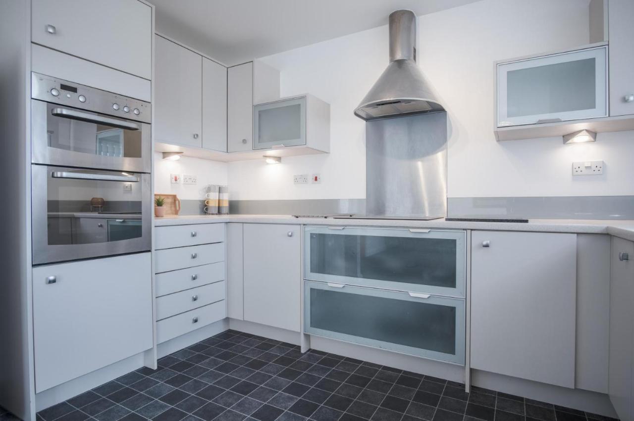 Maritime Quarter - 2 Bedroom Apartment - Sa1 Beach Front Fishermans Way 스완지 외부 사진